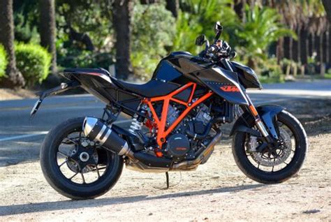 KTM 1290 Super Duke R specs, 0-60, quarter mile, lap times ...