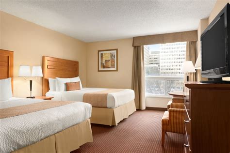 Days Inn By Wyndham Edmonton Downtown Edmonton Ab Hotels