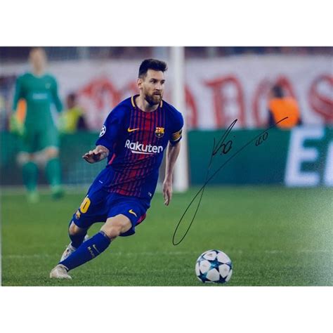 Autograph Signed Lionel Messi Photo