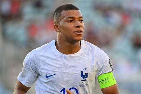 Foot PSG Mbappé ouvre la porte à une prolongation au PSG Foot 01