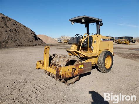 2000 Caterpillar Cp 323c Vibratory Padfoot Compactor Bigiron Auctions