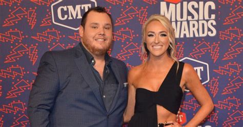 Hot Sexy Nicole Hocking Bikini Pics