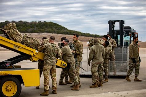 160 Fort Hood Soldiers Deploy To Europe Nbc 5 Dallas Fort Worth