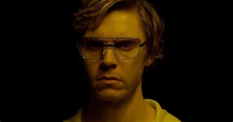 Pai De Jeffrey Dahmer Pensa Em Processar Netflix Por Séries Sobre