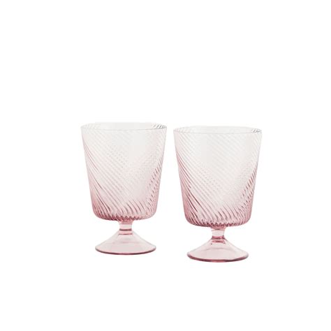 Stylists explain how to mix luxury with h and m home 9