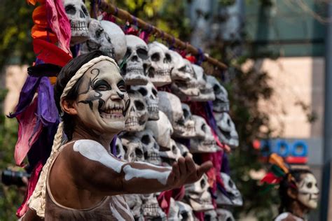 Qué Día Se Pide “calaverita” En México Y De Dónde Viene La Tradición Infobae