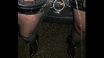 Orinar en el cinturón de castidad XVIDEOS