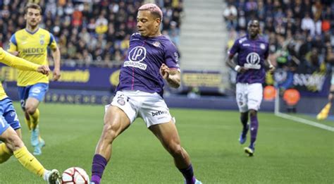 Toulouse Se Rapproche De La L1 Ajaccio Et Auxerre Assurent Le Barrage