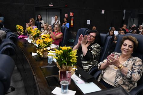 Mulheres de diferentes setores da sociedade são homenageadas pela