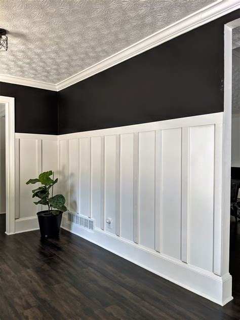 Black Accent Walls Black Walls White Walls Black And White Hallway