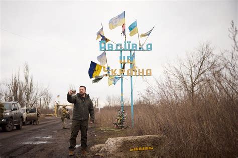 Zelensky Visits Ukrainian Positions In Avdiivka Amid Fierce Fighting