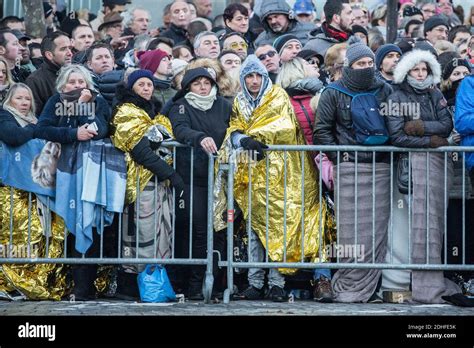 Les Fans Rendent Hommage Johnny Hallyday Lors De La Procession