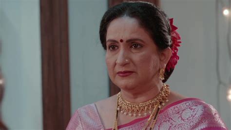 Lagnachi Bedi Watch Episode Rajshri Appeals To Sindhu On