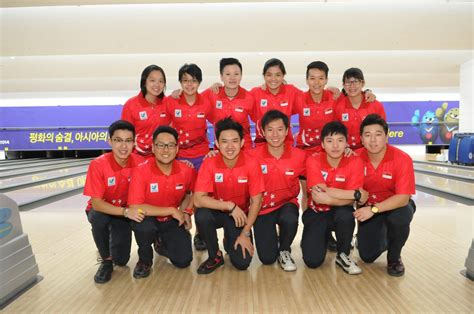 Singapore bowlers going through practice - Singapore Bowling Federation