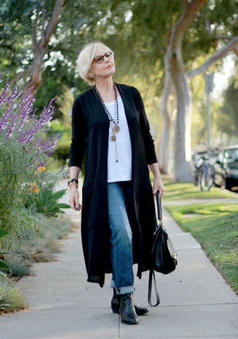 A Lesson In Putting Outfits Together Stylish Outfits For Women Over 50 Stylish Older Women