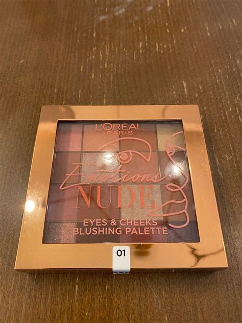 LOREAL PARIS Emotions Nude Eyes Cheeks Blushing Palette 01 美容化妝品