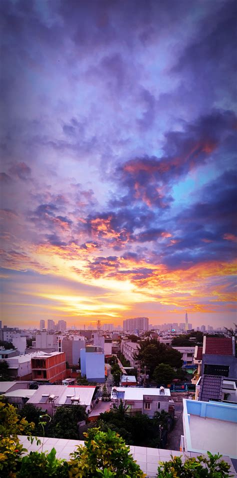 Beautiful sunset in saigon : r/realITAP