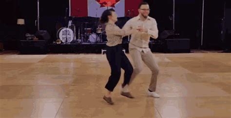 Dancing Couple GIF - Dancing Couple - Discover & Share GIFs