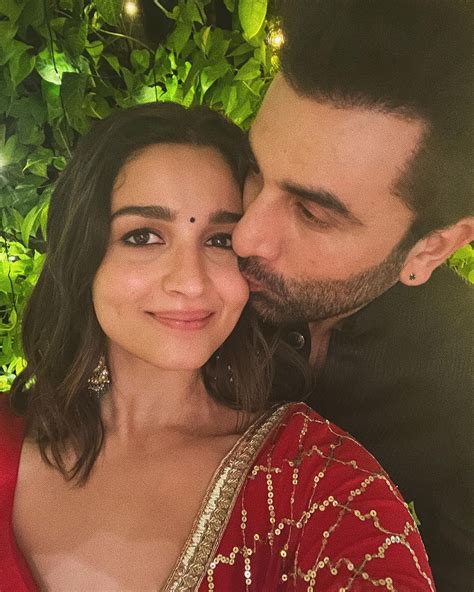 Alia Bhatt Ranbir Kapoor Celebrate St Diwali With Raha Baby Girl Dons