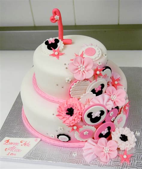 Love This Disney Themed Cake Subtle But Definitely A Nod To The