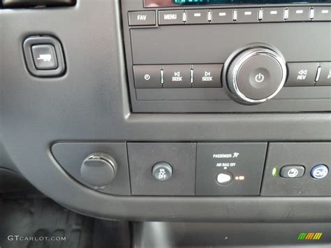 Chevrolet Express Cargo Extended Wt Controls Photo