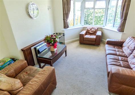 3 Bedroom Property For Sale In Nab Wood Drive Shipley West Yorkshire