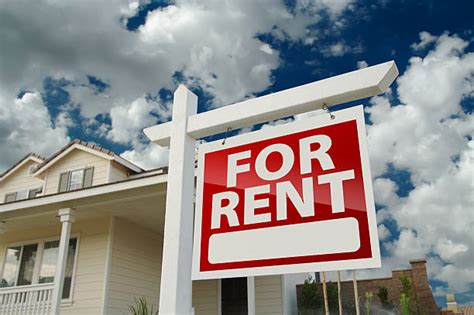 For Rent Sign Stock Photos Pictures And Royalty Free Images Istock