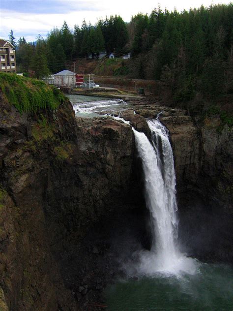 Snoqualmie Falls Combining Power And Beauty In Washington State