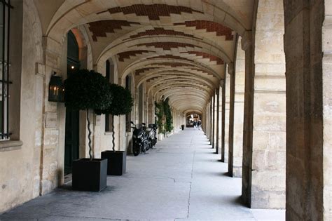 Place des Vosges, Royal Square in Paris | Urbansider