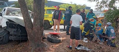 Conductor Choca Contra Un árbol Y Deja Dos Personas Lesionadas El Blog