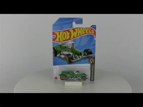 Rotating HOT WHEELS HW Dream Garage Fusionbusta Hotwheels