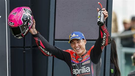 Aleix Espargaró gana en Cataluña y Bagnaia se complica el Mundial