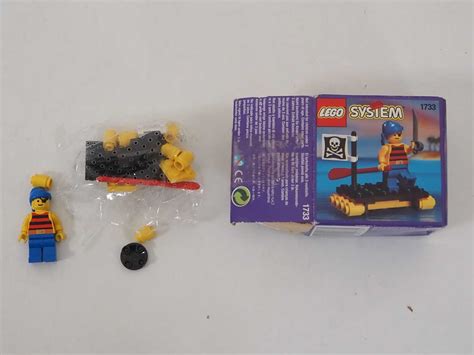 Lot 138 - LEGO SYSTEM PIRATES - A group of Pirates