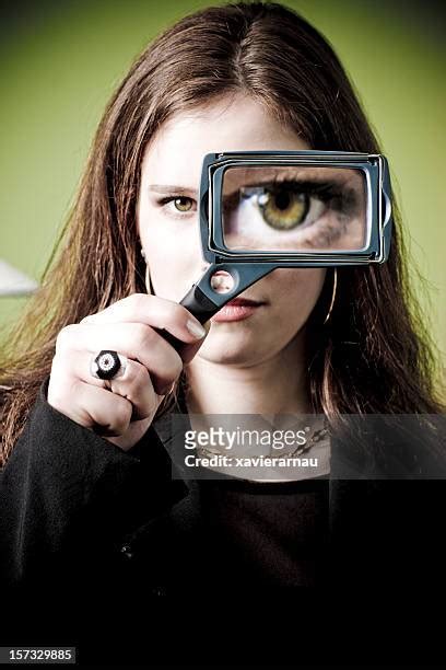 Magnifying Glass Stand Imagens E Fotografias De Stock Getty Images