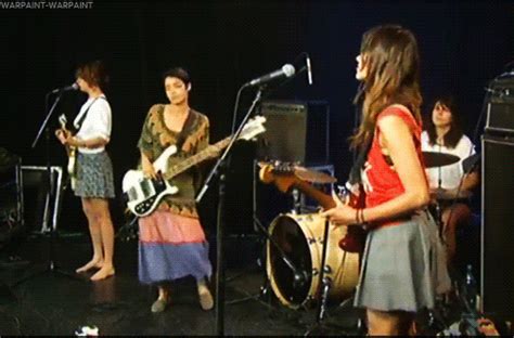 Melanie Hicks Gifs That Turn Silent Reactions Into Hypnotic Masterpieces news