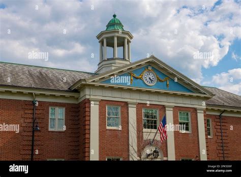 Lincoln Town Hall at 16 Lincoln Road in historic town center of Lincoln ...