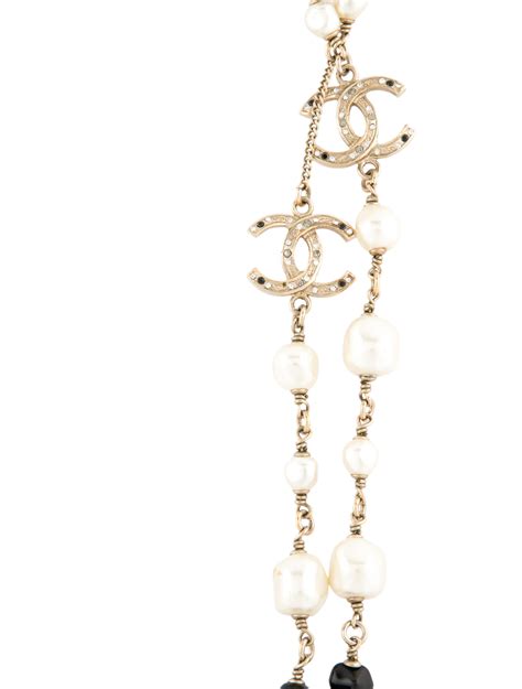 Chanel Faux Pearl Strass Resin Enamel Bead Necklace Gold Plated