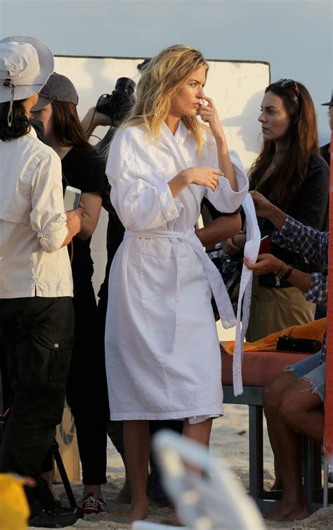 Martha Hunt Swimsuit Photoshoot Candids In Miami Hot Celebs Home