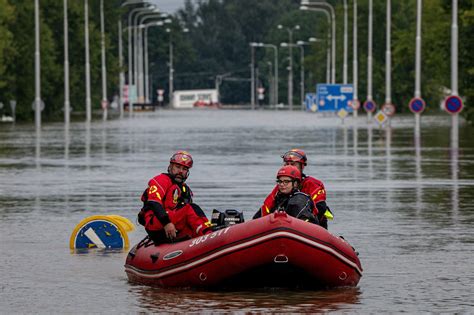 Ciklon Boris Broj Stradalih Raste Dunav Plavi Nasipe U Centru