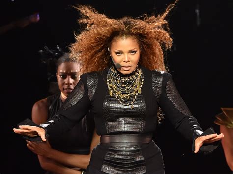 Janet Jackson fatiguée La chanteuse reporte des dates de sa tournée