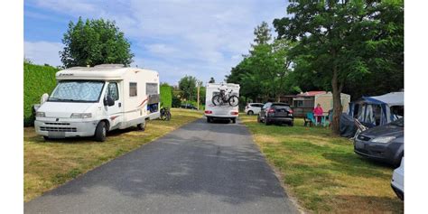 Yssingeaux Les Vacanciers Du Camping Pl Biscitent La Tranquillit