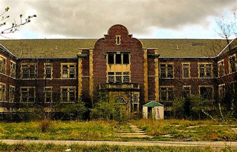 The 10 Craziest Mental Asylums In America Insane Asylum Asylum