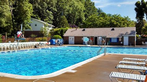 Walden Glen Swim And Racquet Club