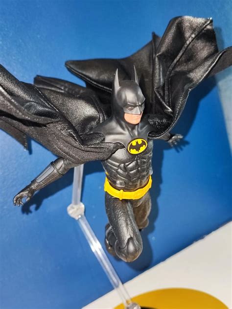 Ive Seen So Many Complaints That The Mezco One12 Batman 1989 Couldnt Be Posed So Wanted To