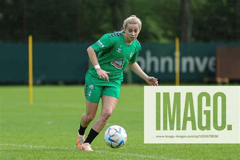 V Li Nina L Hr En Sv Werder Bremen Crop Single Image Full Body