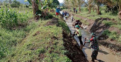 Peran Serta Babinsa Koramil Nabire Ikut Pembersihan Saluran