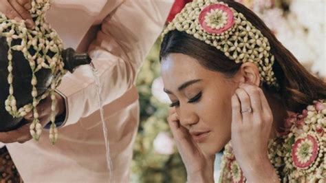 Heboh Senyuman Aaliyah Massaid Saat Siraman Dicibir Netizen Mudjie