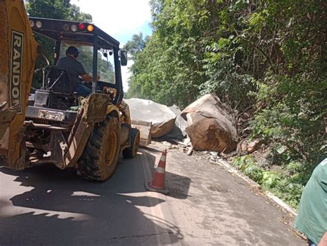 Realizada a implosão de pedra na BR 158 entre Itaara e Santa Maria