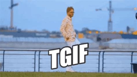 Happy Dance Friday GIFs - Get the best GIF on GIPHY