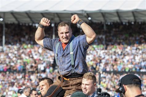 K Nig Der Schweiz Joel Wicki Ist Schwingerk Nig In Einem Packenden